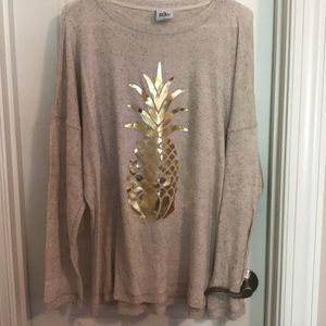 💥 SOLD 💥 NWOT pineapple sweater